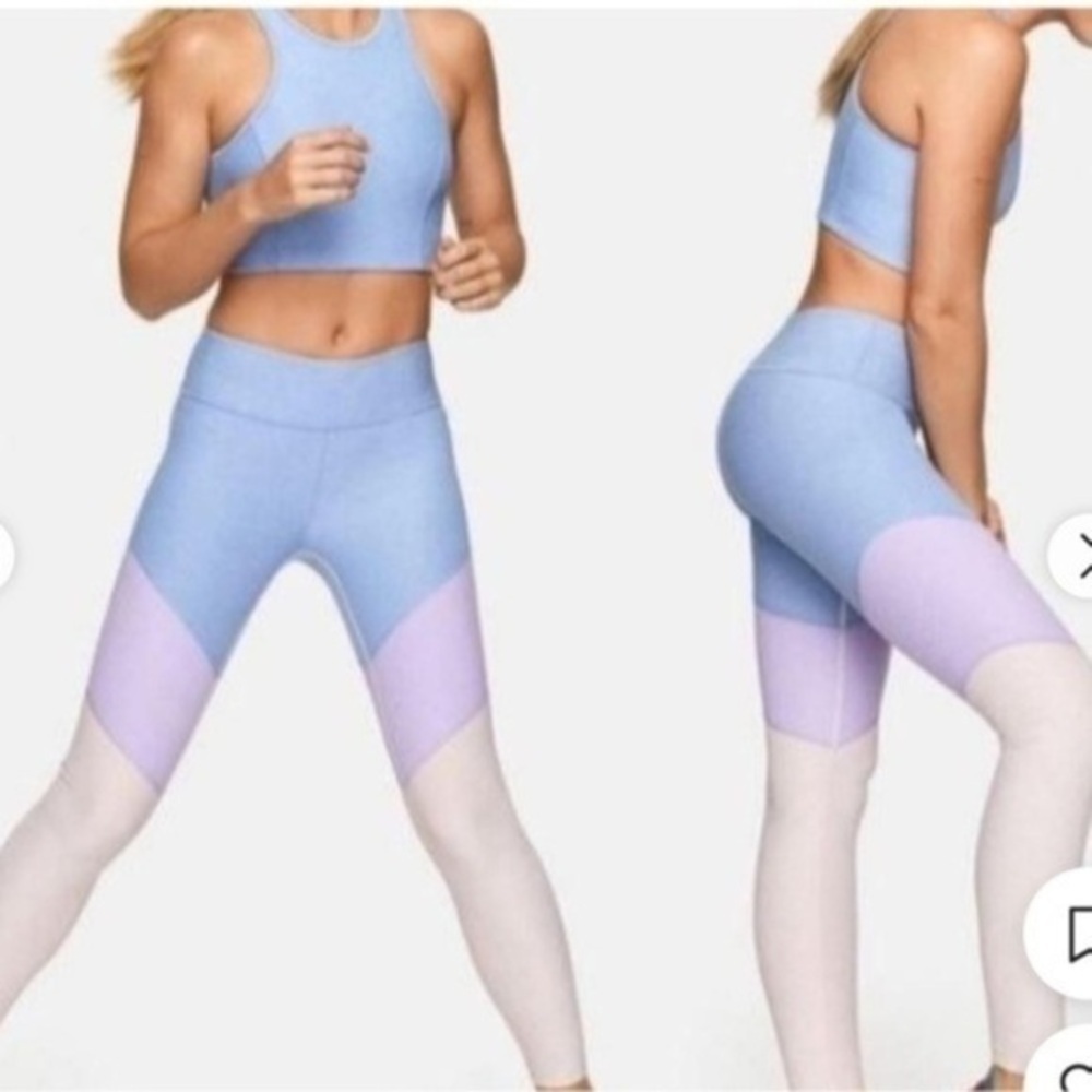 Outdoor Voices Women's Multi Leggings
Size S Excellent condition
